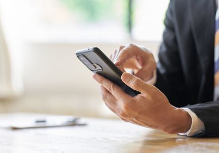 携帯電話の正規販売代理店として
お客様に最適なソリューションをお届けする